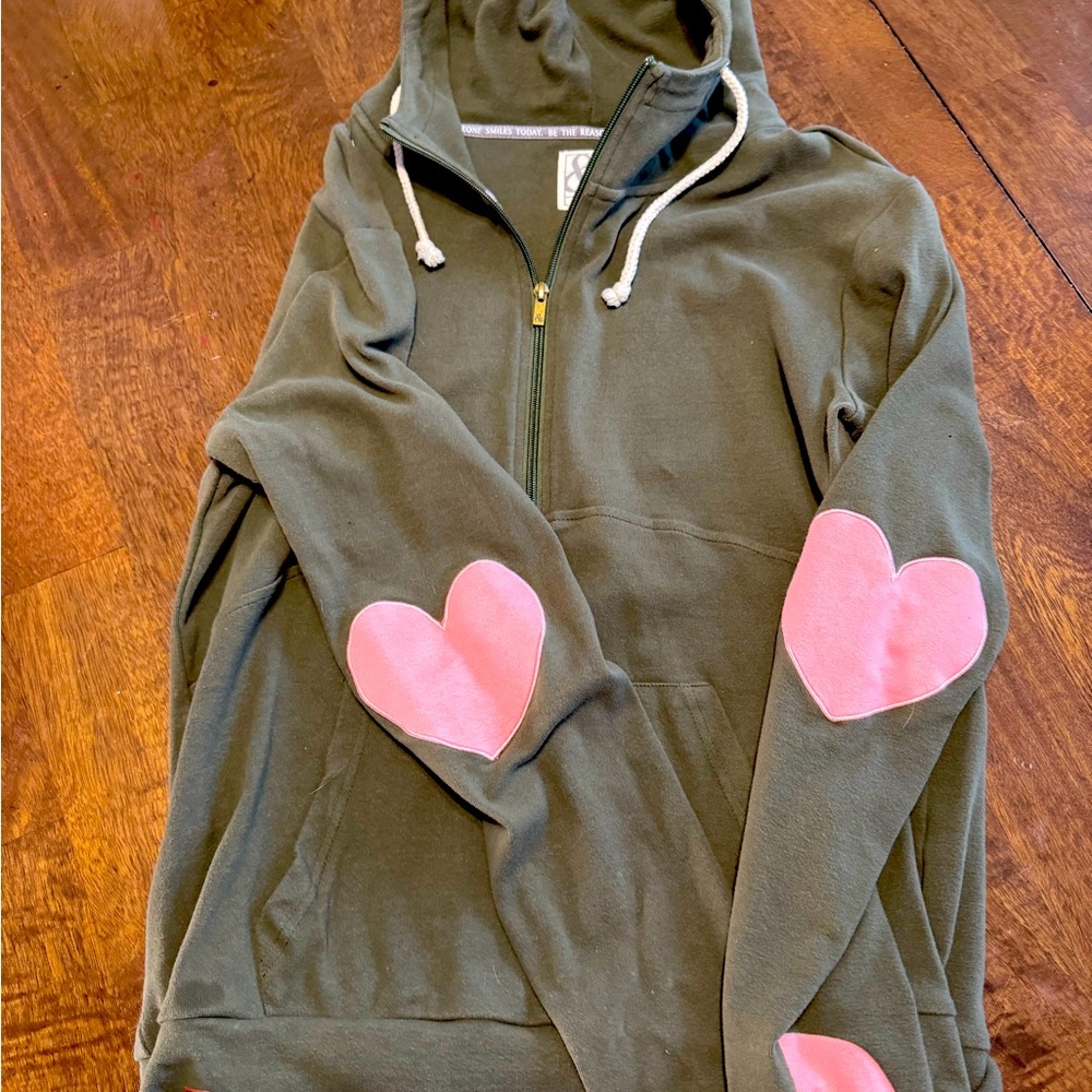 Ampersand elbow hearts, size xl women’s half zip